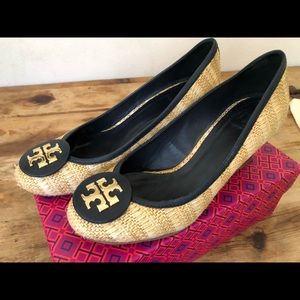 💯Authentic Tory Burch Sally Raffia Straw Wedges